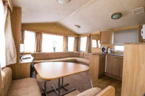 Great 6 berth caravan at California Cliffs in Norfolk ref 50005D